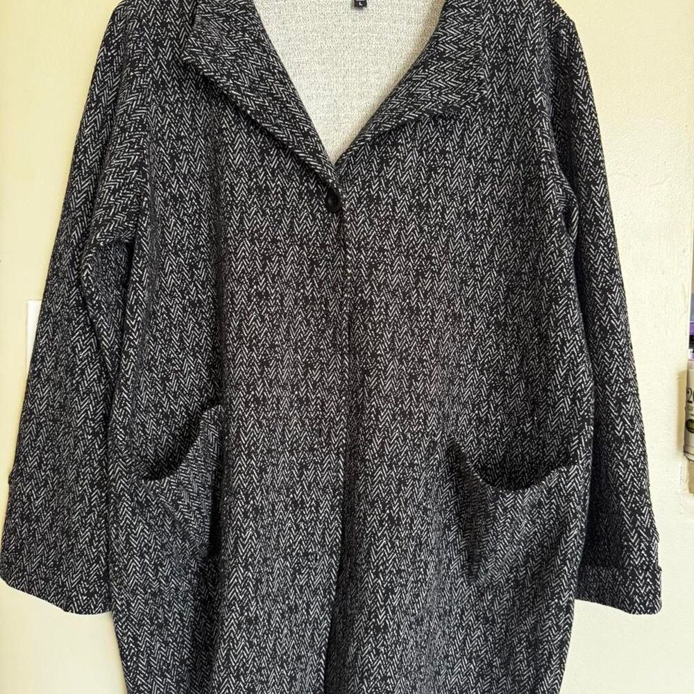 Women's Black and White Cardigan